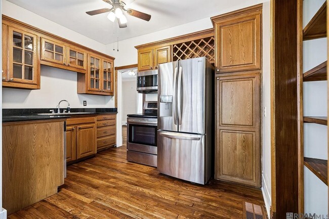 Photo - 1909 Cedardale Ave