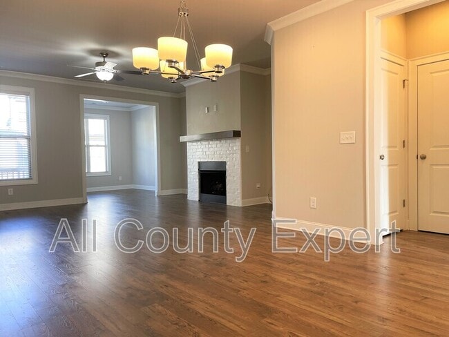 Photo - 113 Laurel Crst Aly