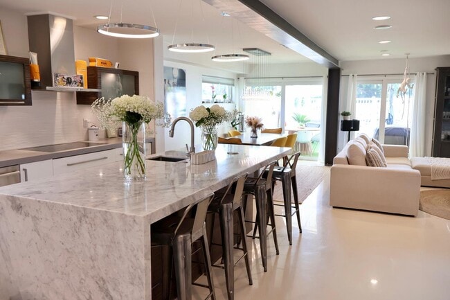 Photo - 134 Harbor Cir