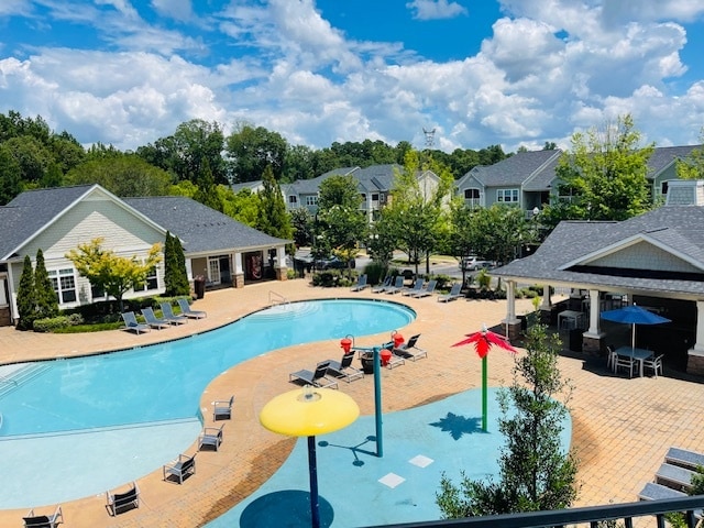 POOL AREA - Ballantyne Commons of Columbus