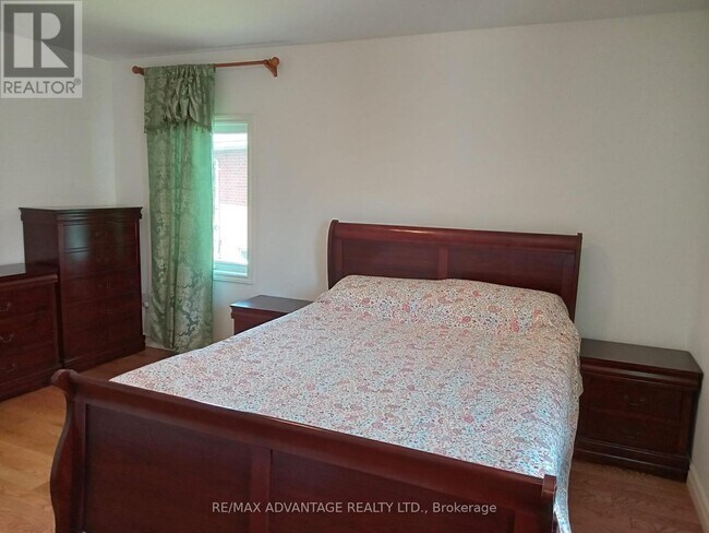 Photo - 42 Stonehenge Rd