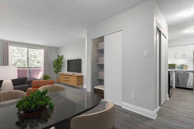 Photo - 25 Lorne Ave