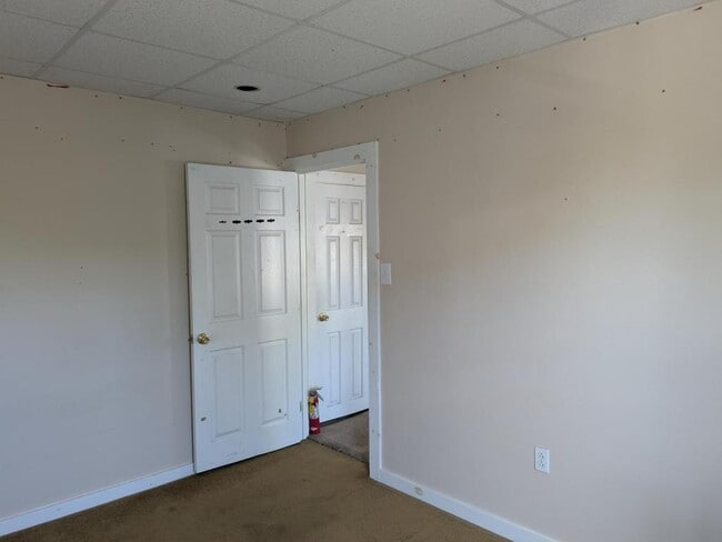 Building Photo - 437 Bay St Rental
