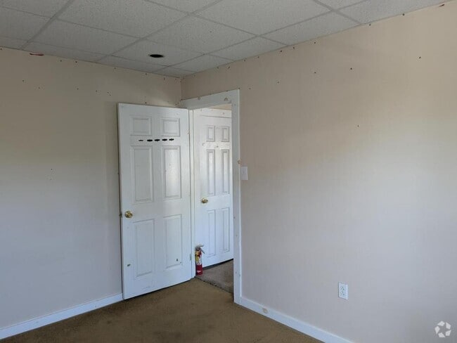 Building Photo - 437 Bay St Rental