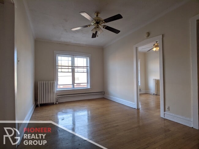 Building Photo - 953 W Cornelia Ave Rental