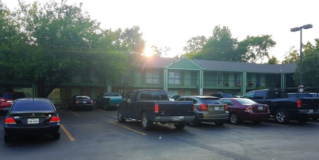Photo - Oakdale Manor Apartments