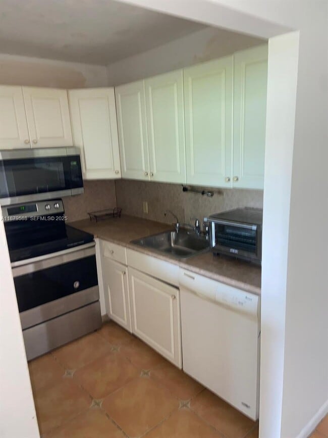 Photo - 8 Fanshaw Dr Unit 8