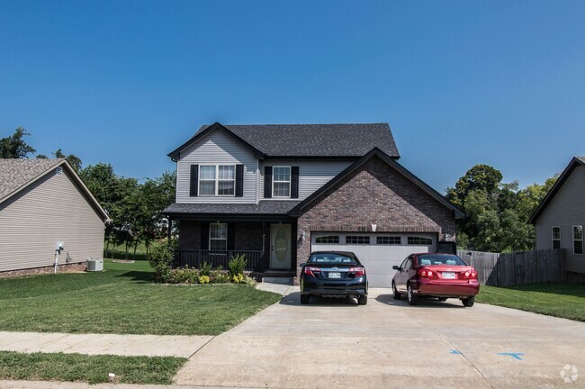 Building Photo - Pet Friendly Three Bedroom! Rental