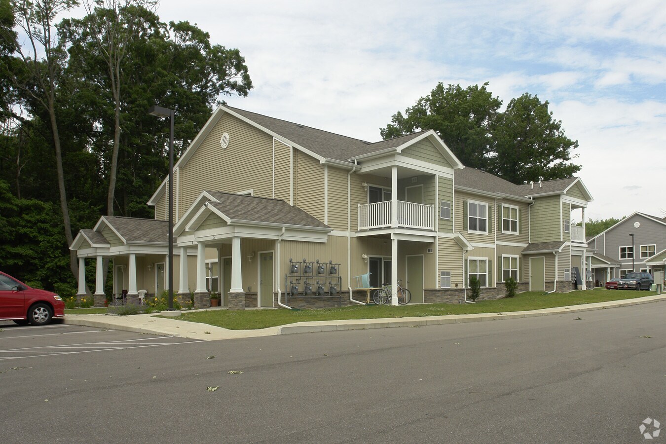Beeline Apartments Holland, MI