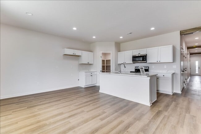 Photo - Beautiful Three Bedroom, Two Bathroom - Falcon Falls