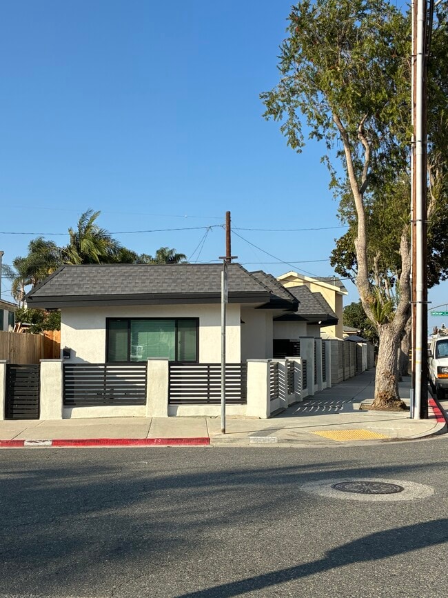 Photo - 2739 E Adams St Unit 2739 E Adams Street