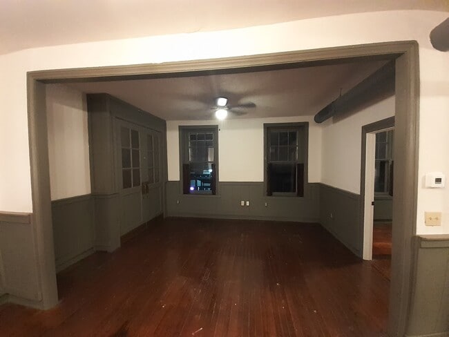 214 Locust St Unit Front Apartment