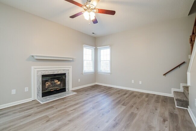 Photo - 4513 River Edge Dr