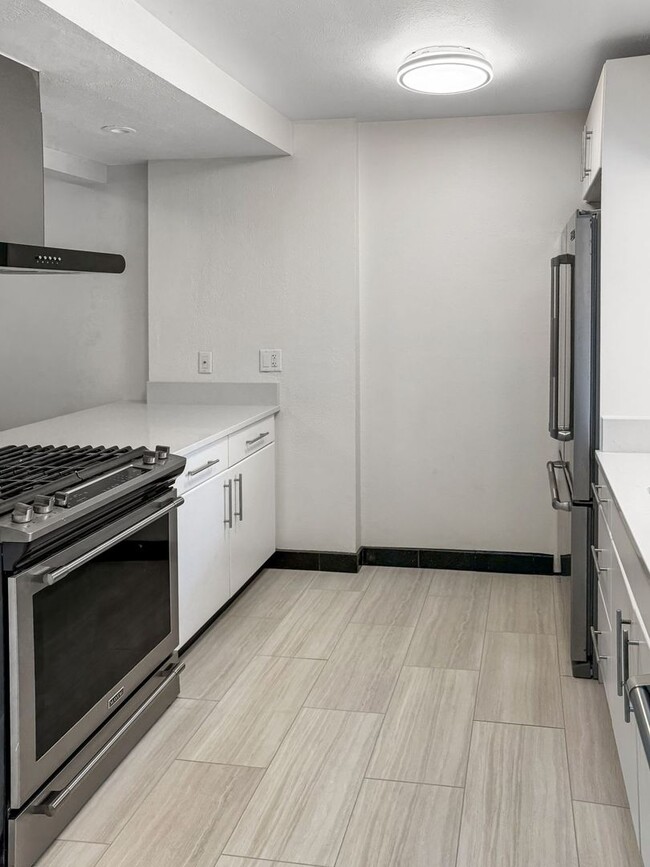 Photo - 2728 Northbrook Pl