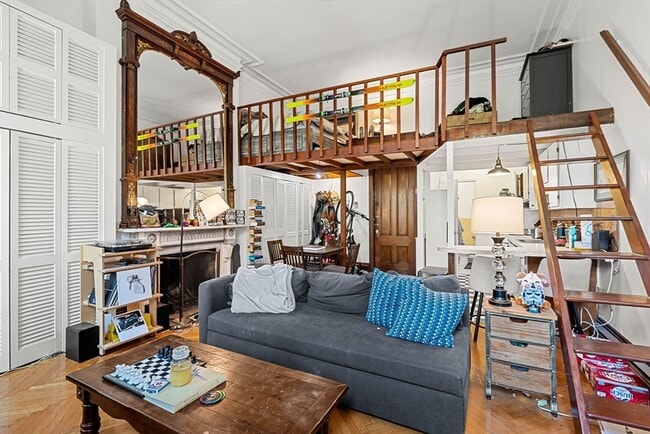 Building Photo - 163 Beacon St Unit 3
