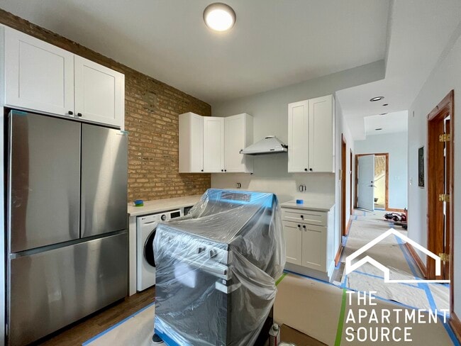 Building Photo - 2842 W Augusta Blvd Unit 2W Rental