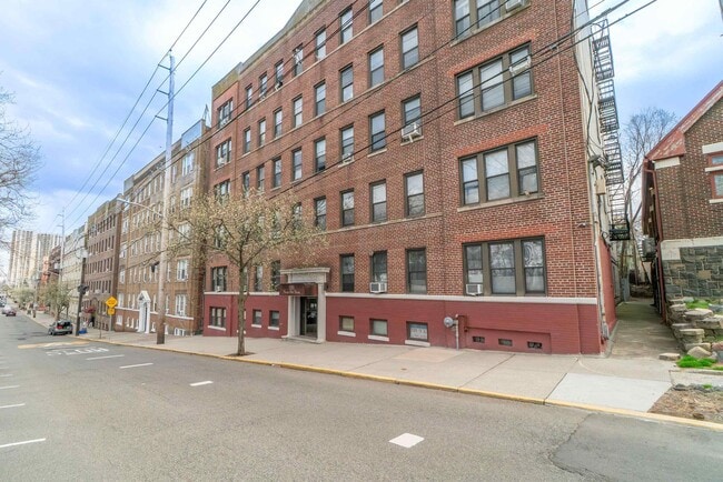 Building Photo - 331 79th St Unit 2