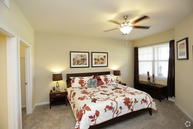 2BR, 2BA - B4L (Complete Upgrade) & Two Car Garage_1247 SF