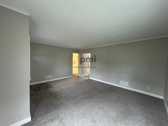 Photo - 616 Burton Ct