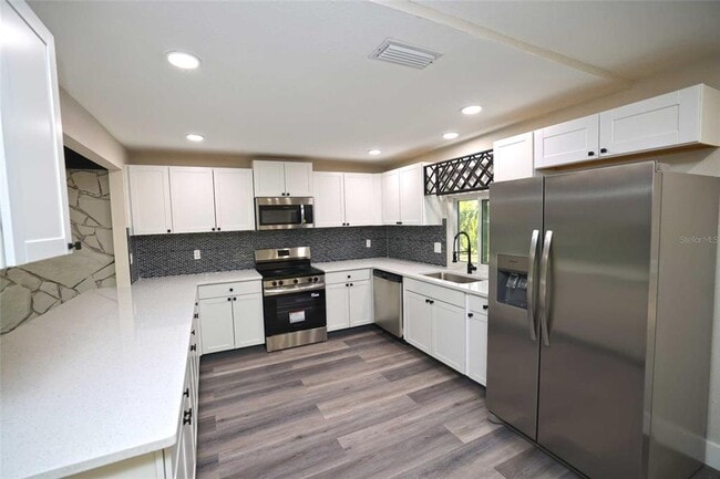 Photo - 5667 Creekwood Dr
