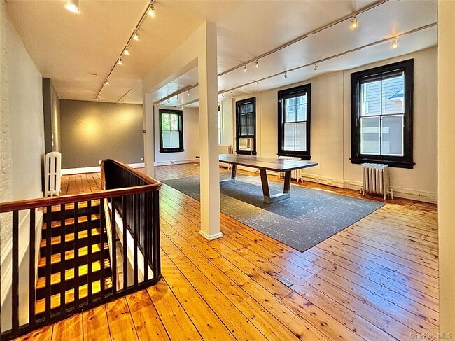 6378 Mill St Unidad 2nd Floor