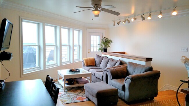 Photo - Beautifully Remodeled 2 Bed/ 2Bath House W/Rooftop Deck - Off Street Parking - Central AC - Hardw...
