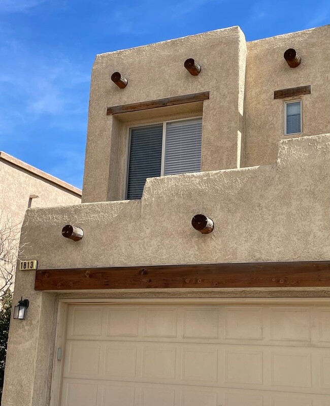2 bed 2.5 bath townhome located in a Gated... - 2 bed 2.5 bath townhome located in a Gated...