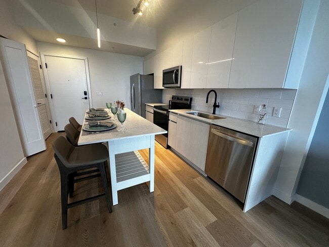 Building Photo - 119 SE 2nd Ct Unit A1