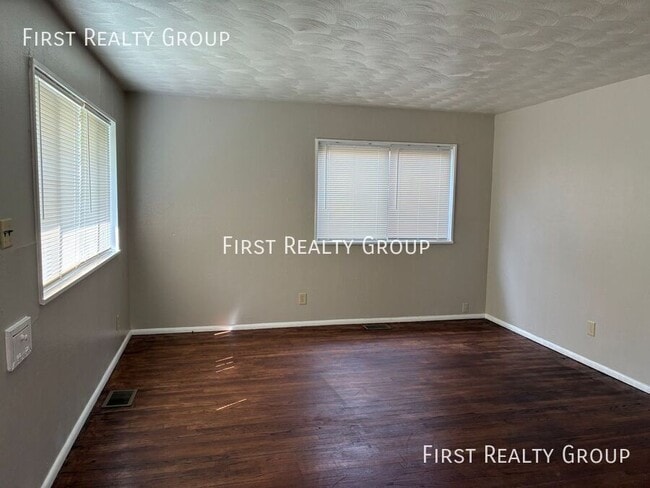 Photo - 2526 Kennedy Ave