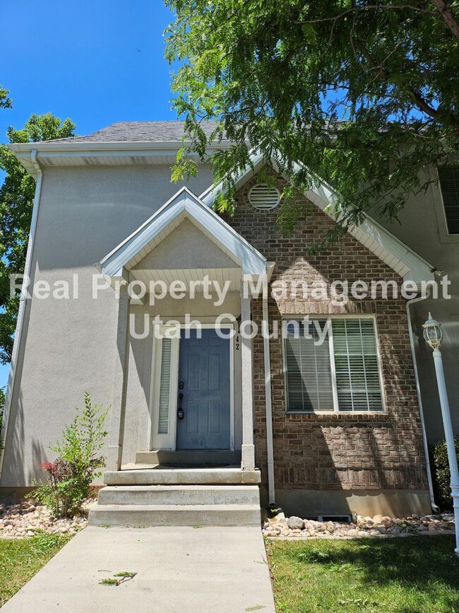 Photo - Townhome in Orem 3 bedroom 3.5 bathrooms