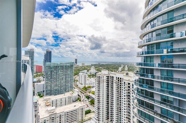 Photo - 45 SW 9th St Unidad 4108