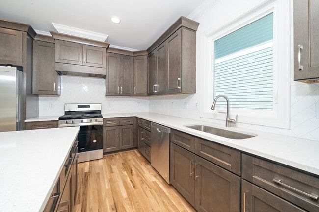 Photo - 1725 Crest Rd