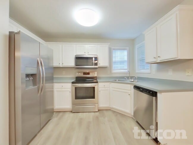 Photo - 141 Fairfax Dr
