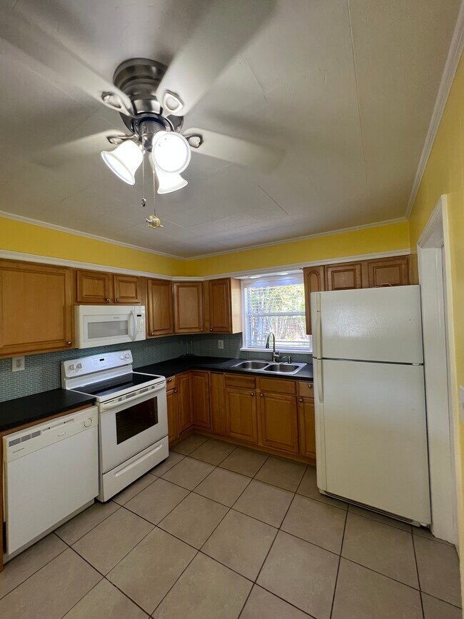 Photo - 5321 Newton Ave S