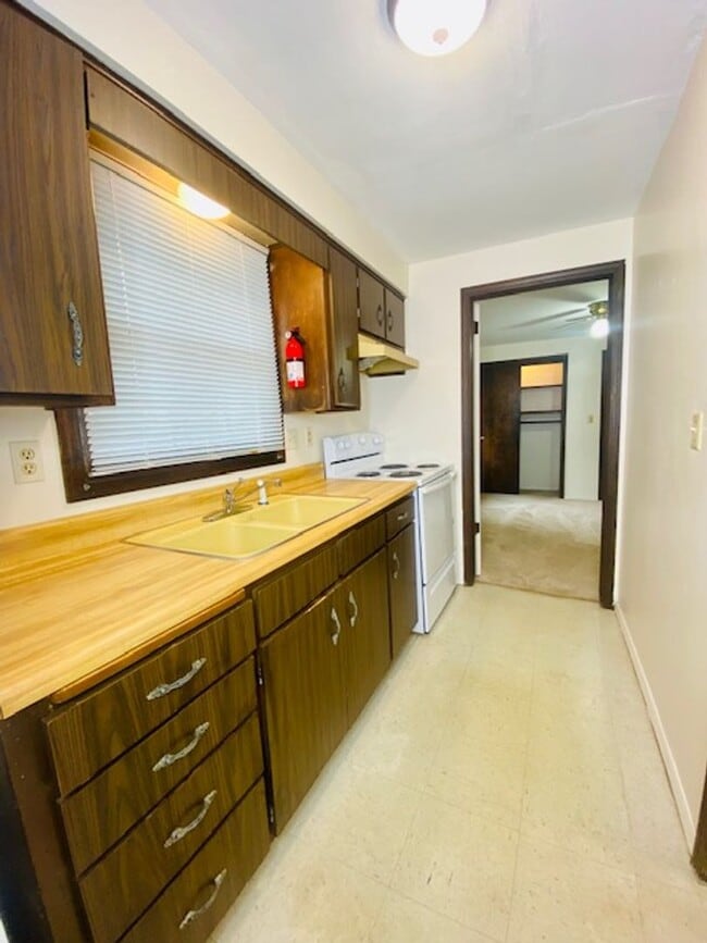 Photo - 420 S Maple Ave Unit 1