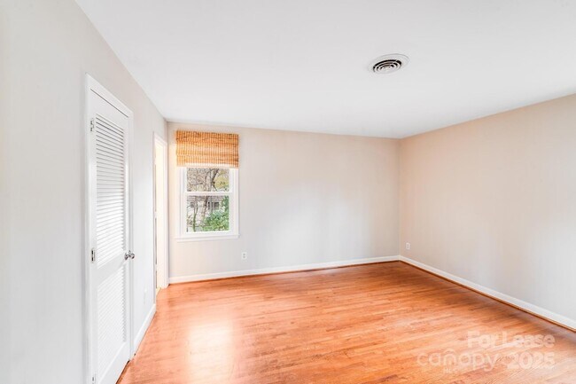 Photo - 5001 Vescova Ct