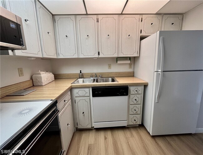 3460 N Key Dr Unit 203