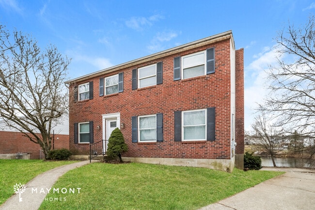 Photo - 43 Surrey Ct