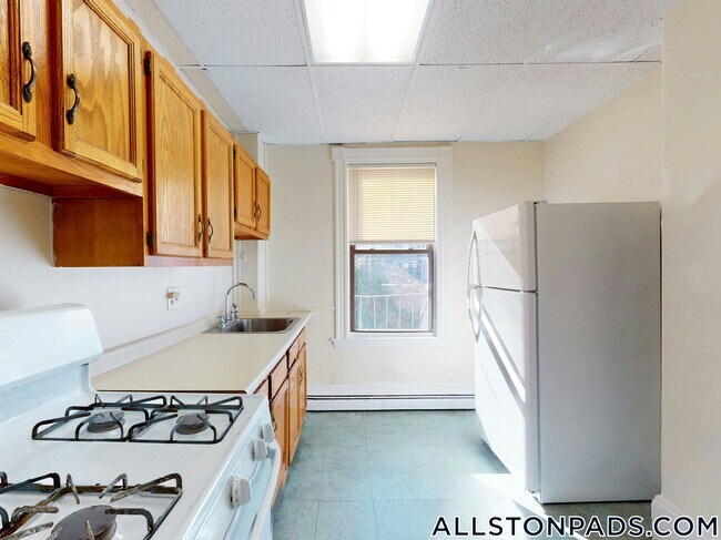 Building Photo - 11A Linden St