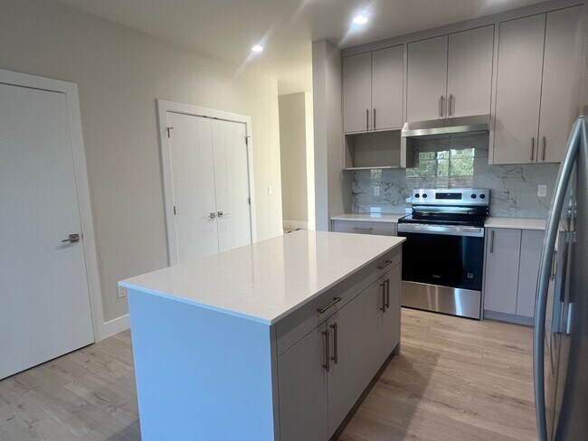 2155 Siddle Loop Unit 103