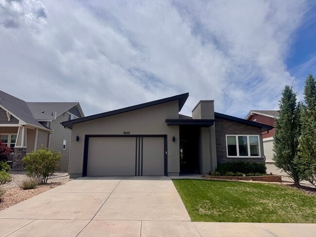Photo - LUXURY 4 Bedroom home in NORTHGATE with Mountain Views