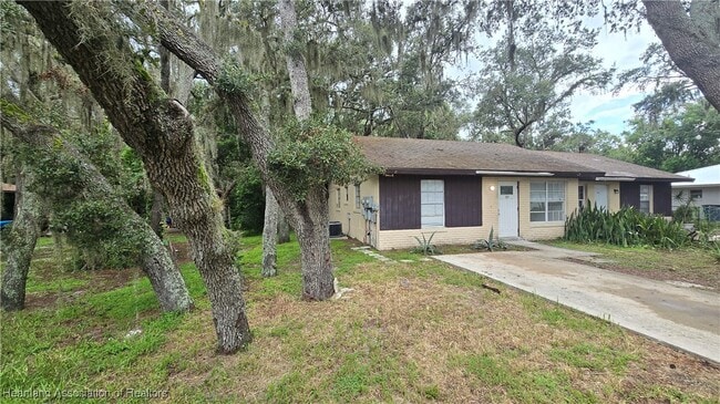 Photo - 2019 Colmar Ave