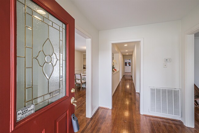 Photo - 2601 Briarhurst Dr