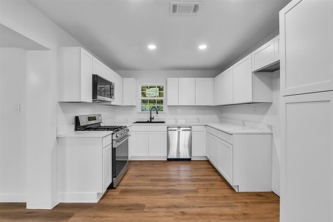 Photo - 1913 41st Ave N