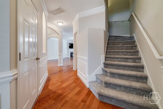 Photo - 255 Durham Park Way