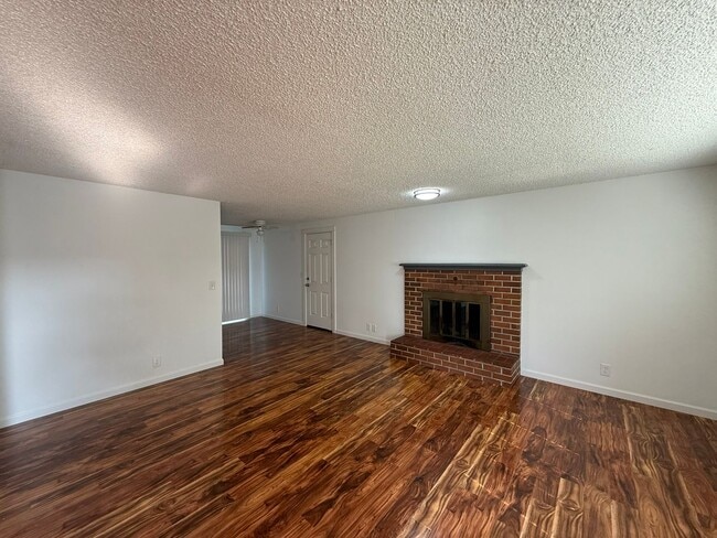 Photo - 595 Mar Loop Unidad 560li