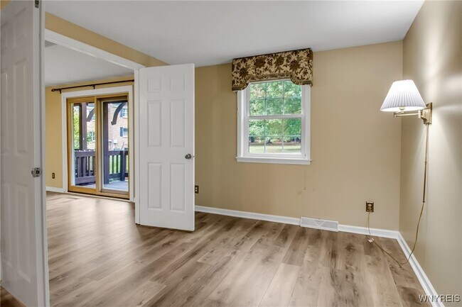 Photo - 270 Buffalo Rd