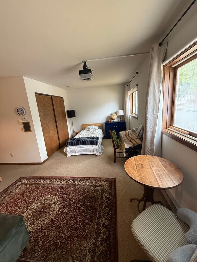 Photo - 1302 Mound St Unit #2