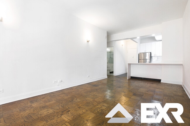 Photo - 235 W 22nd St Unit 3C