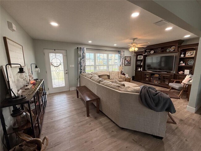 Photo - 360 Palm Cir